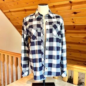 Natural Reflections Women's Plaid Long Sleeve Flannel in Navy Blue Cream Size S